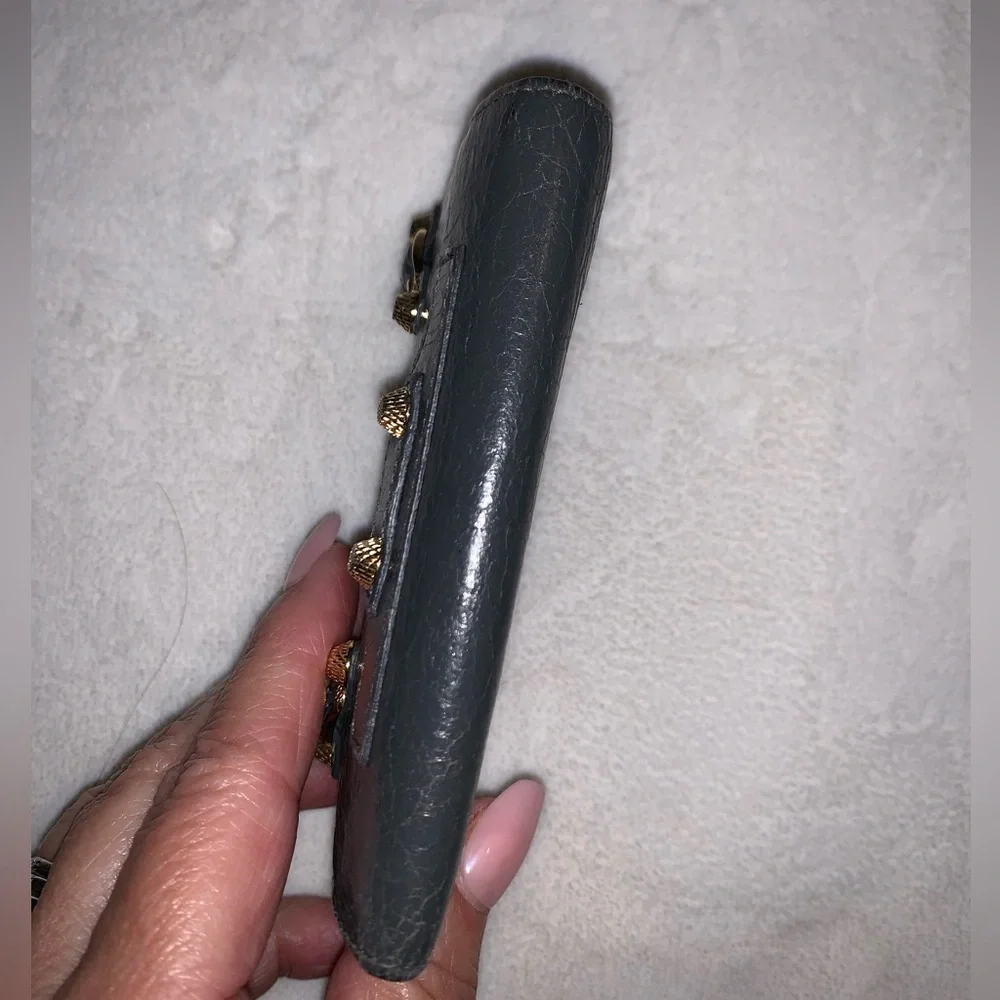 Balenciaga distressed leather key holder, amazing hardware! 100% AUTHENTIC - Picture 7 of 13
